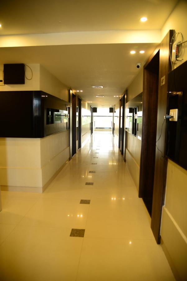 Miles Inn Hotel Hassan Exteriér fotografie